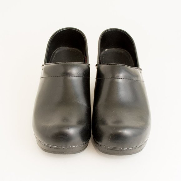 Sanita Black Leather Pro Cabrio Clogs - Picture 2 of 10